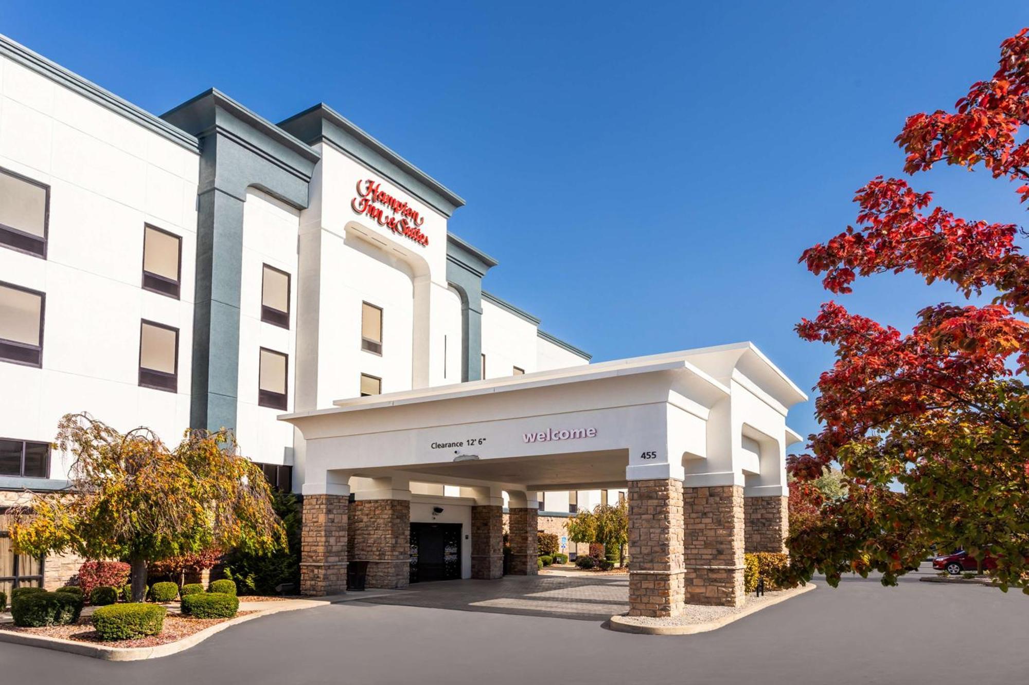 Hampton Inn & Suites Richmond Exterior photo